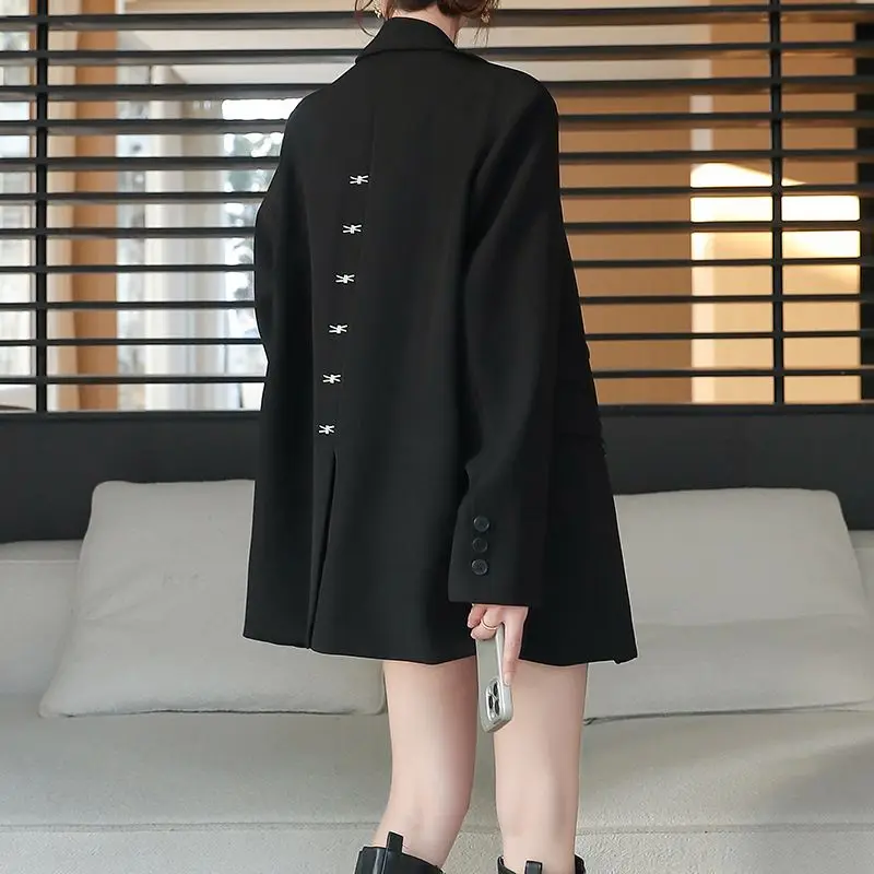 A popular jaqueta casual de tamanho grande feminina na primavera coreana novo estilo com design solto sentido elegante individual