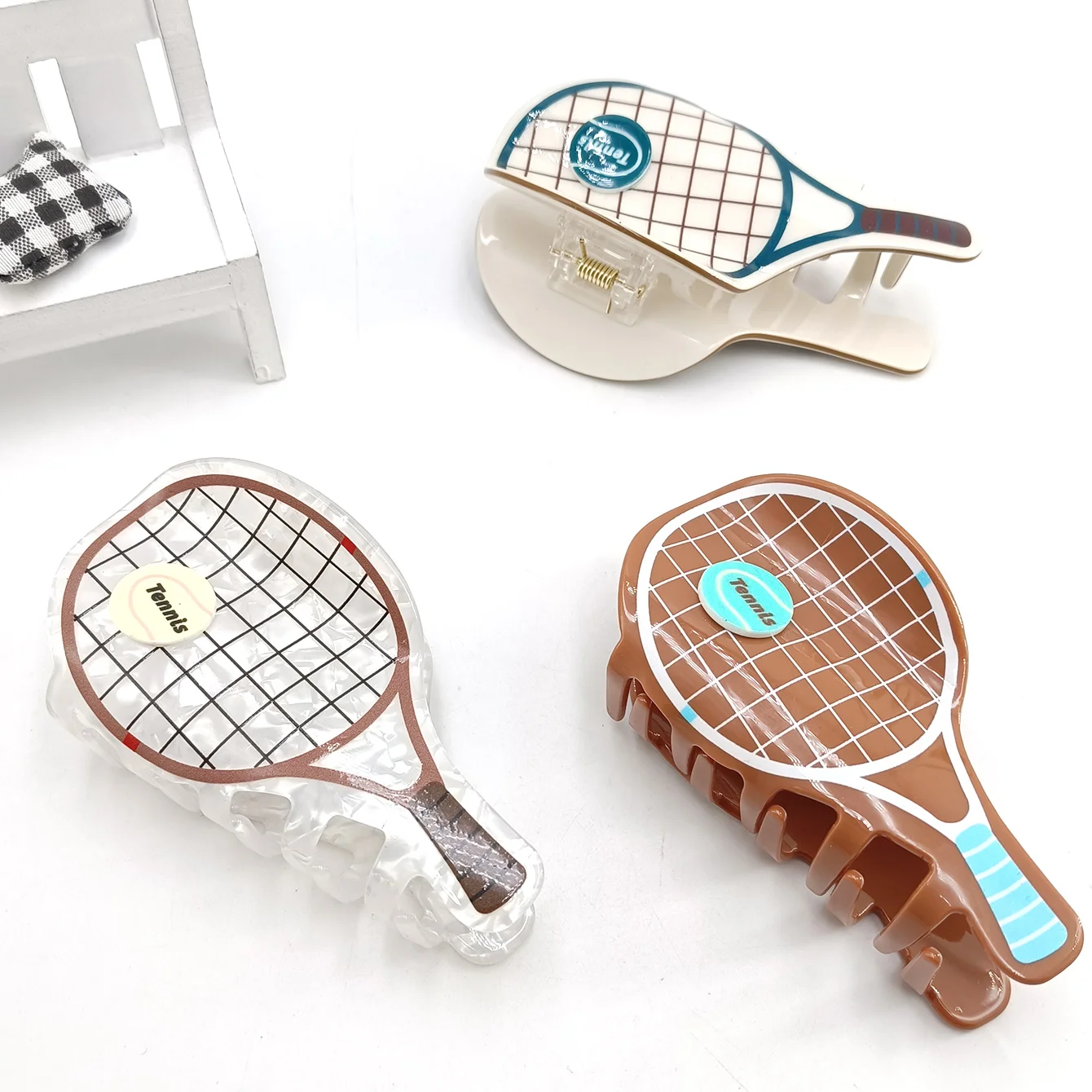 قطعة واحدة من إكسسوارات مضرب التنس الرياضية اللطيفة والإبداعية، مشبك على قرص الشعر على شكل قرش على إكسسوارات الشعر