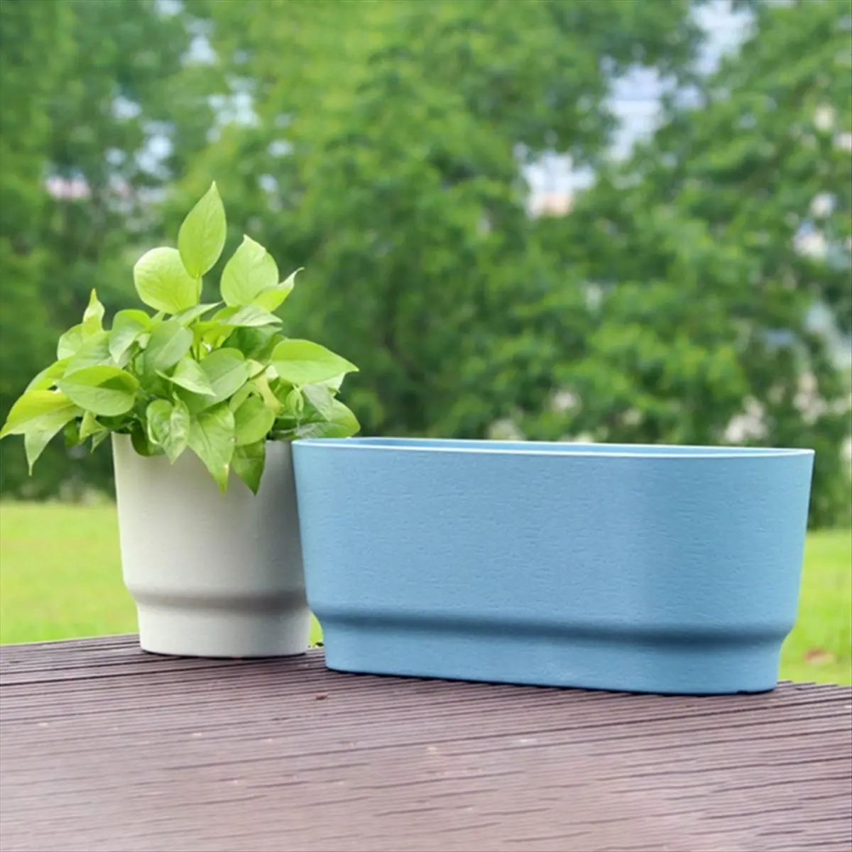 2026 Trend Semi Circular Wall Hanging Railing Flower Plastic Pots Baskets Suitable for Balcony Fence Garden Outdoor Indoor B