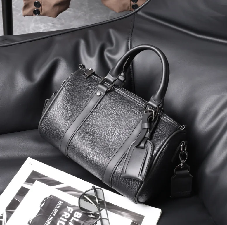 Luxury Men's Crossbody Bag New Fashion Design messenger's bag Men Soft PU Leather Male Shoulder Bags Barrel Shaped Handbag Bolsa view 4