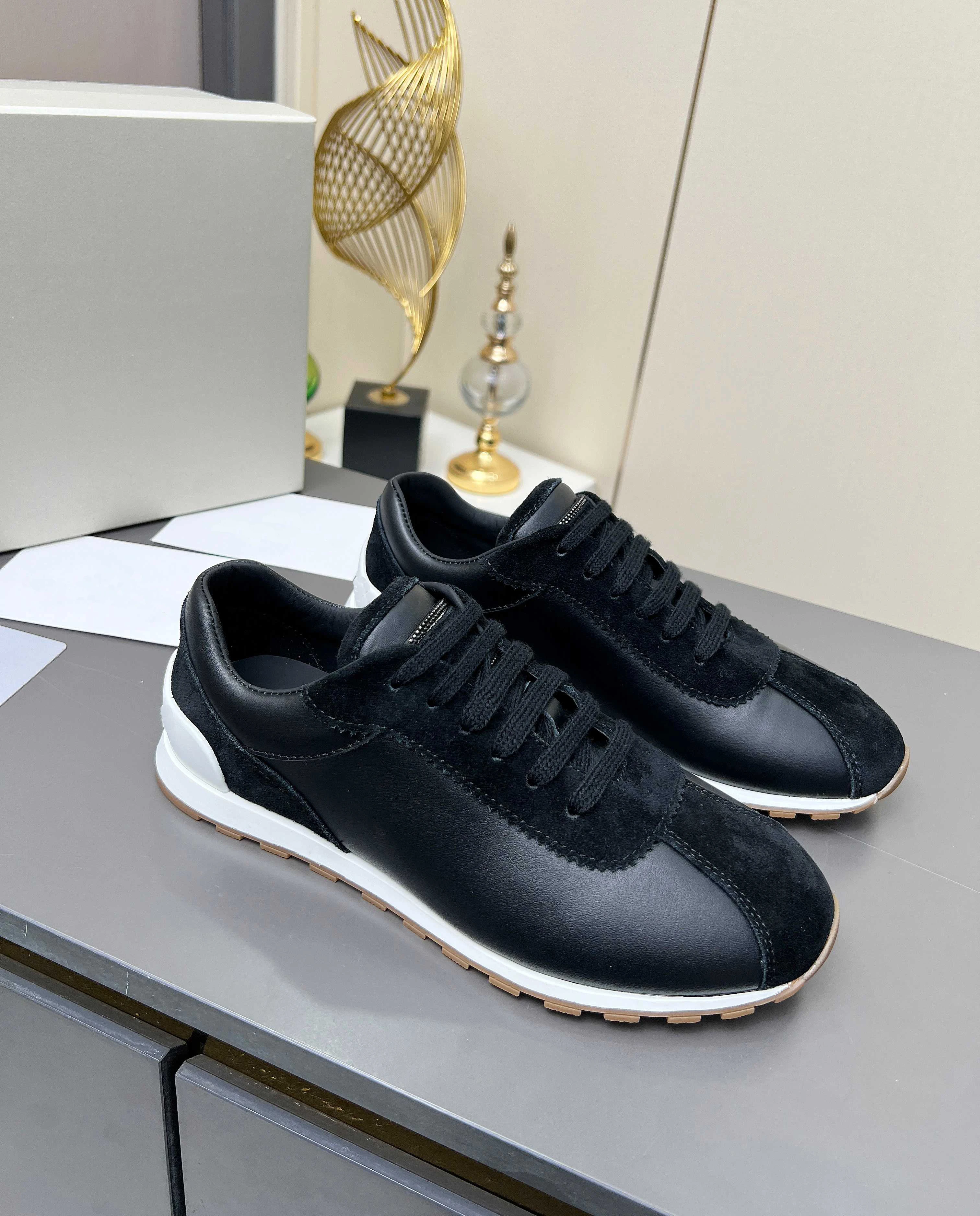 2025 Scarpe sportive casual in pelle scamosciata a righe nuove da donna con scarpe in pelle di vacchetta cucite per la corsa all'aperto casual e alla moda