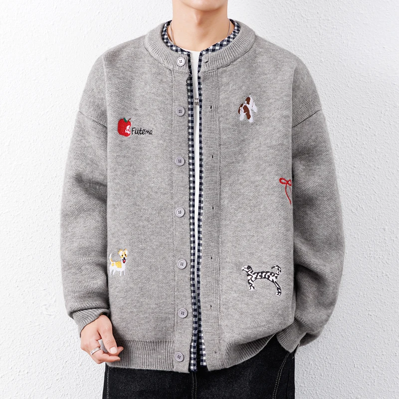 Modischer, bequemer Herren-Strickcardigan, hochwertige Marke, süßes Stickerei-Design, Herbst-Winter, koreanischer lässiger Rundhals-Pullover-Mantel – Detail 8