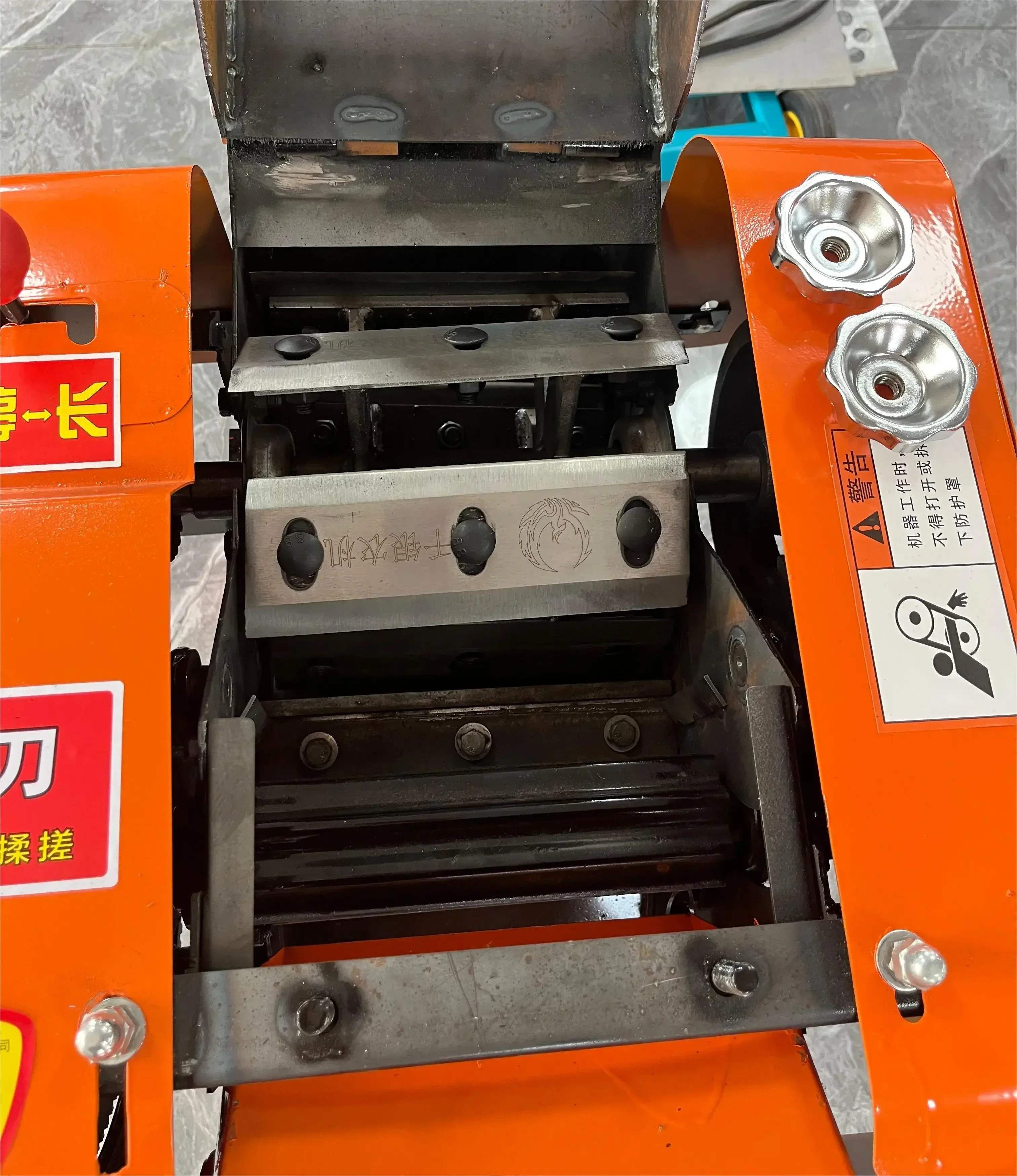 صغيرة سيلاج العلف العشب المروحية ساق الذرة القش كسارة القش ل الماشية آلة تقطيع القشر مزرعة تغذية الحيوان 2-3 طن/ساعة