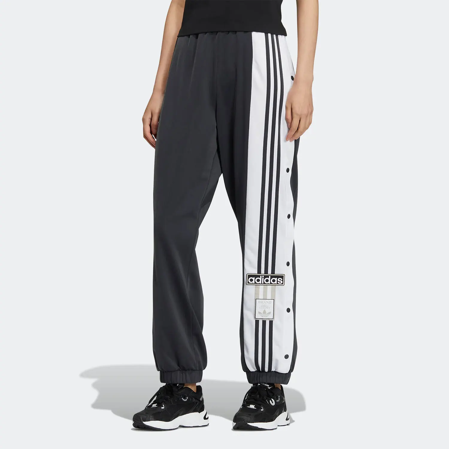 

Оригинальные женские модные спортивные брюки Adidas New Autumn Three Stripes IB8183