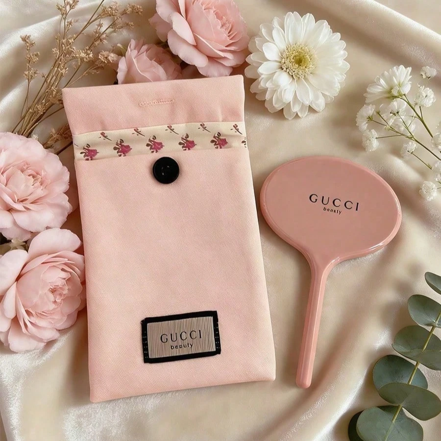 Women Bags Gucci - Gucci's Tasche, rosa Kosmetiktasche aus Segeltuch,