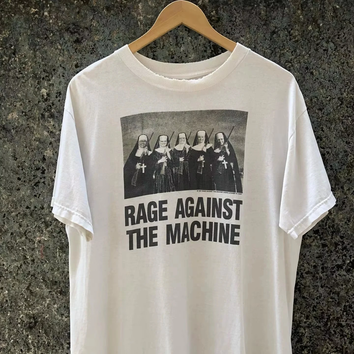 Angry Machine Rock Band Heavy T-shirt New Punk Tops Rock Y2k Fashion T-shirt Crew Neck Casual Loose Streetwear Print Tee Unisex