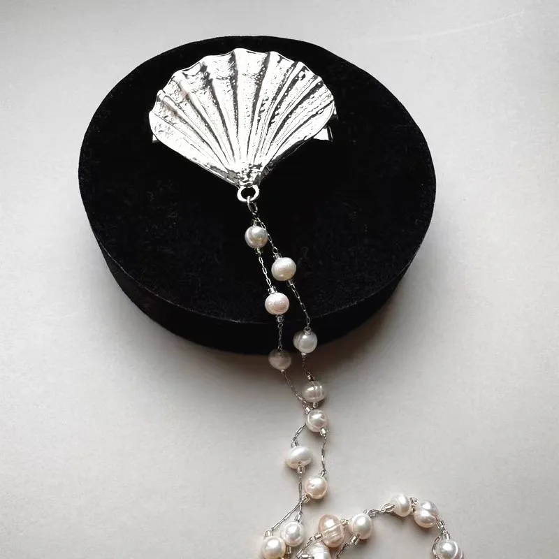 Elegant European Shell Pearl Tassel Hair Clip for Women Stylish Accessory for Daily Use And Parties Suits Back of Head Duckbill