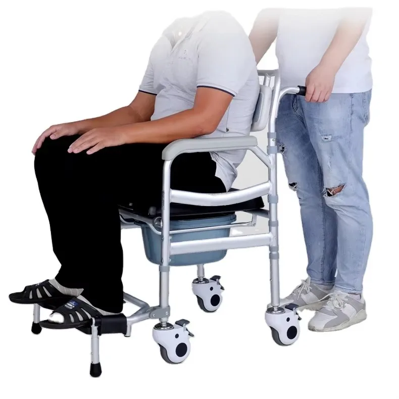 Simple and Easy-to-use Commode Chair for the Elderly and Disabled with Brakeable Wheels
