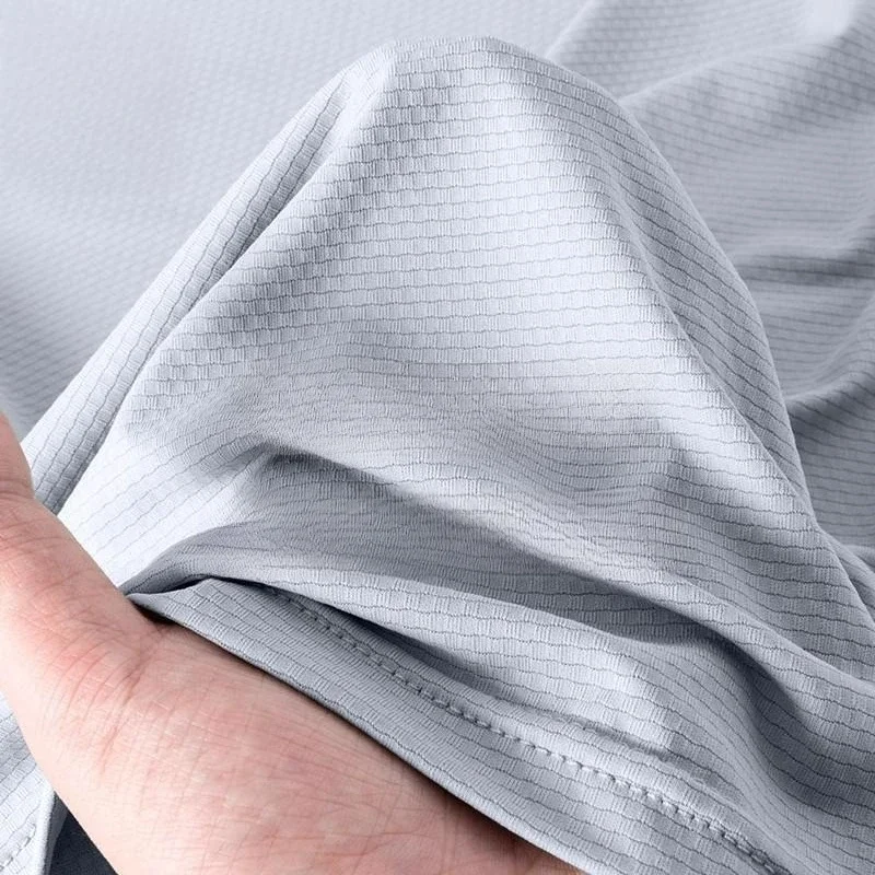 GELITAYIN Summer Breathable Round-neck T-shirt For Men Outdoor Sun Protection Light-weight Tees Ice Silk Casual Moisture Wicking