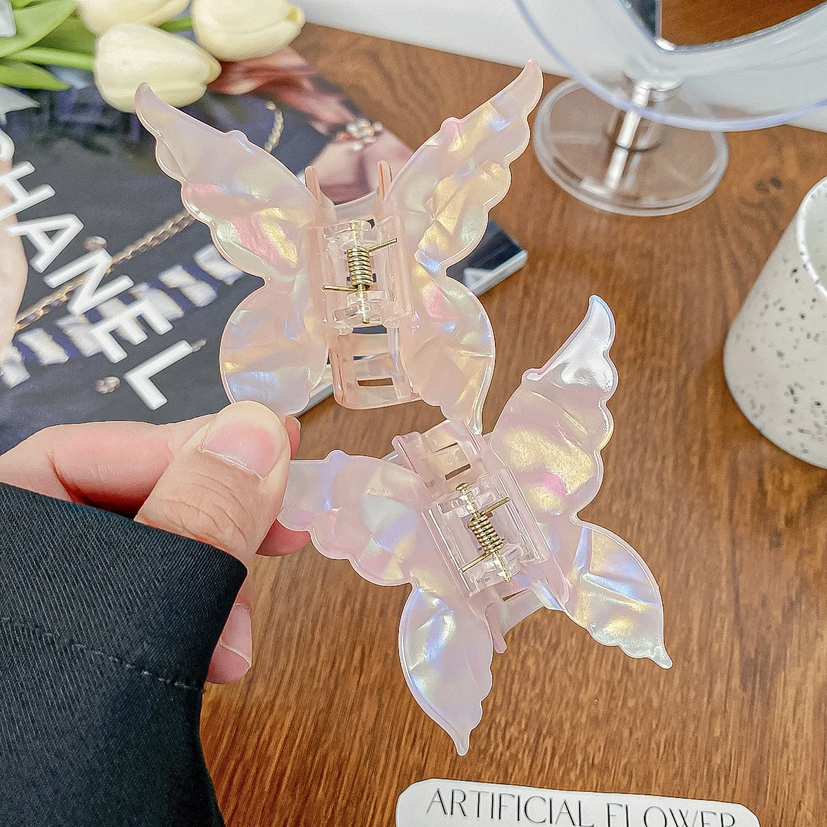 

Elegant Butterfly Mermaid Hair Claw Clip Acetate Retro Styling Accessories for Women and Girls Back of Head Hairpins