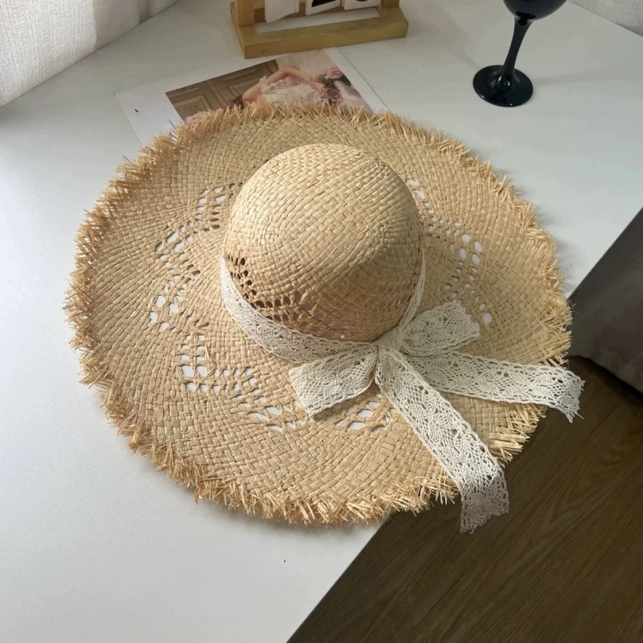 Women's Summer Holiday-style Straw Hat with A Wide Brim for Sun Protection and A Stylish Look, Perfect for The Seaside and Beach