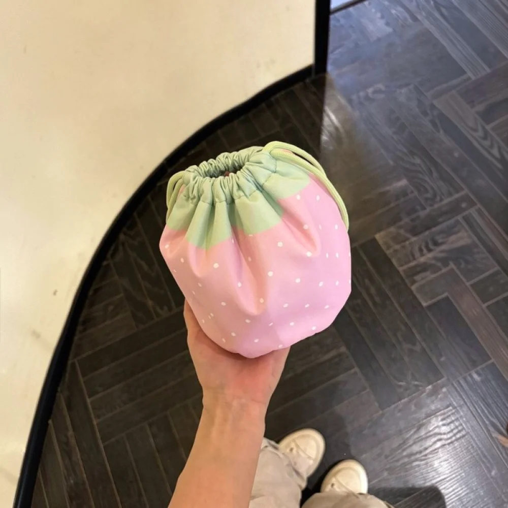 bolsa-con-cordon-de-fresa-linda-organizador-portatil-para-almacenamiento-de-cosmeticos-estuche-para-accesorios-de-maquillaje-de-viaje
