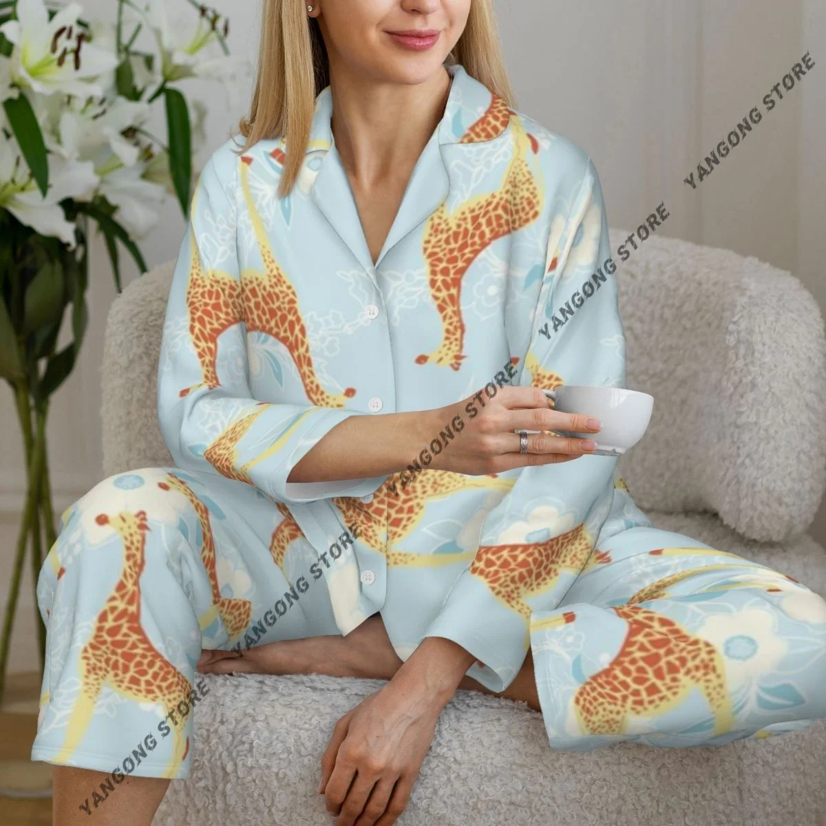 

Women's Pajamas Long-sleeved Girl Loungewear Two-piece Set Cute Giraffe With Flowers Pattern Pajamas for Autumn Spring