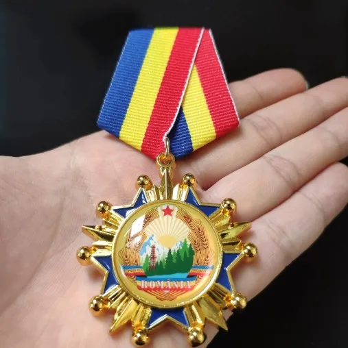 

Cultural and Creative Union Romanian Star Medal Badge 5 * 10cm Pattern Resin Dropped Alloy Craftsmanship