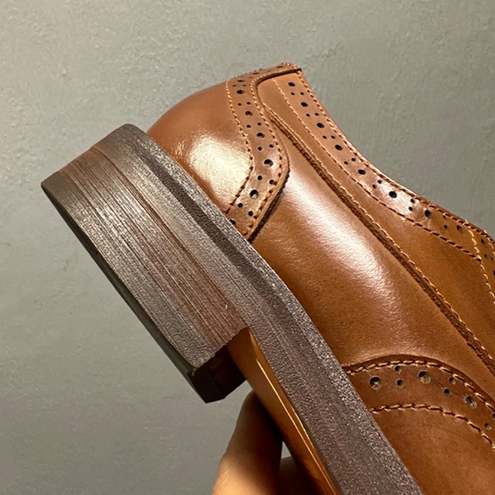 High-End Genuine Leather Engraved round Toe Men's Business Formal Dress Shoes English Style Top-Grain Cowhide