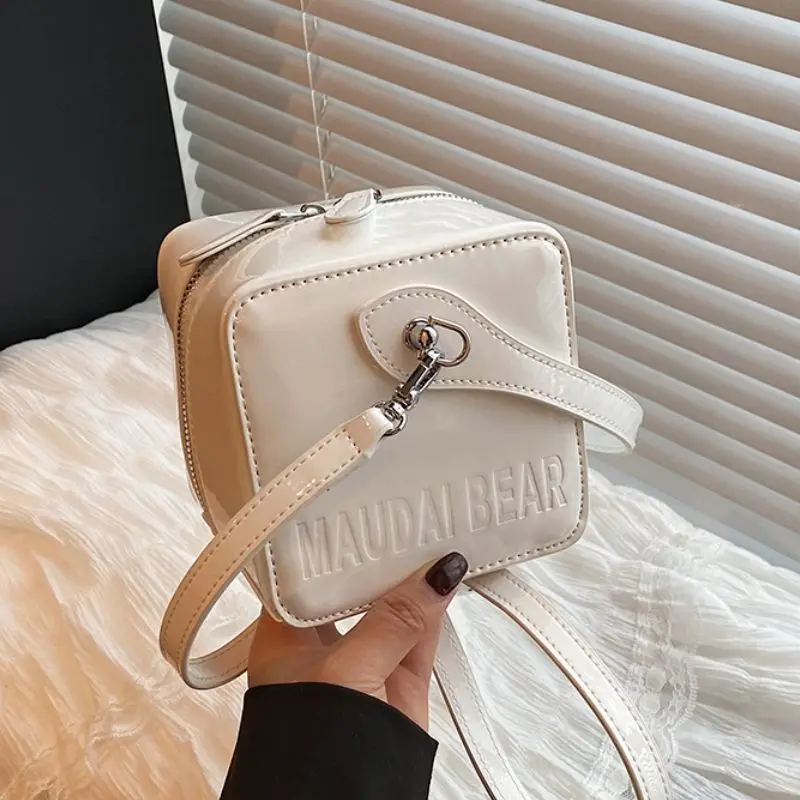 Summer Mini Bag Girls New Change Key Bag Silver Small Square Bag Handbag Temperament Commuting Practical and Compact Solid Color