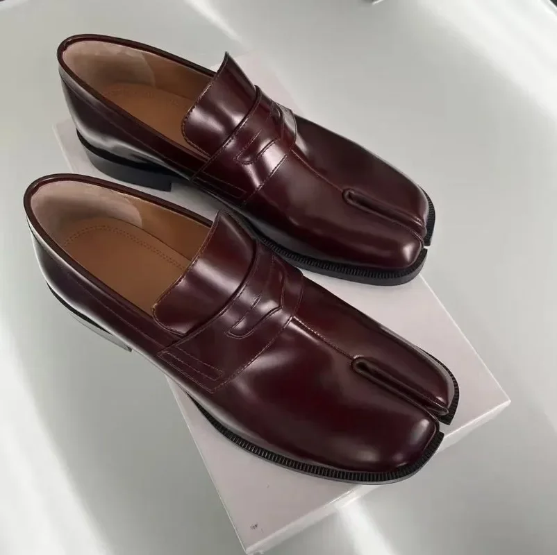 Fashion Split Toe Horseshoe Shoes for Men's Thick Sole Lefu Shoes Patent Leather Korean Version Trend Casual Leather Shoes