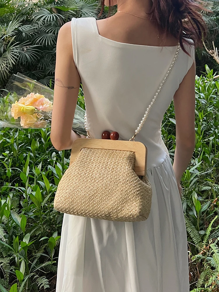 Design Woven Straw Clip Handbags and Purses Shouler Crossbody Bags for Women New Vintage Summer Beach Ladies Messenger Bags