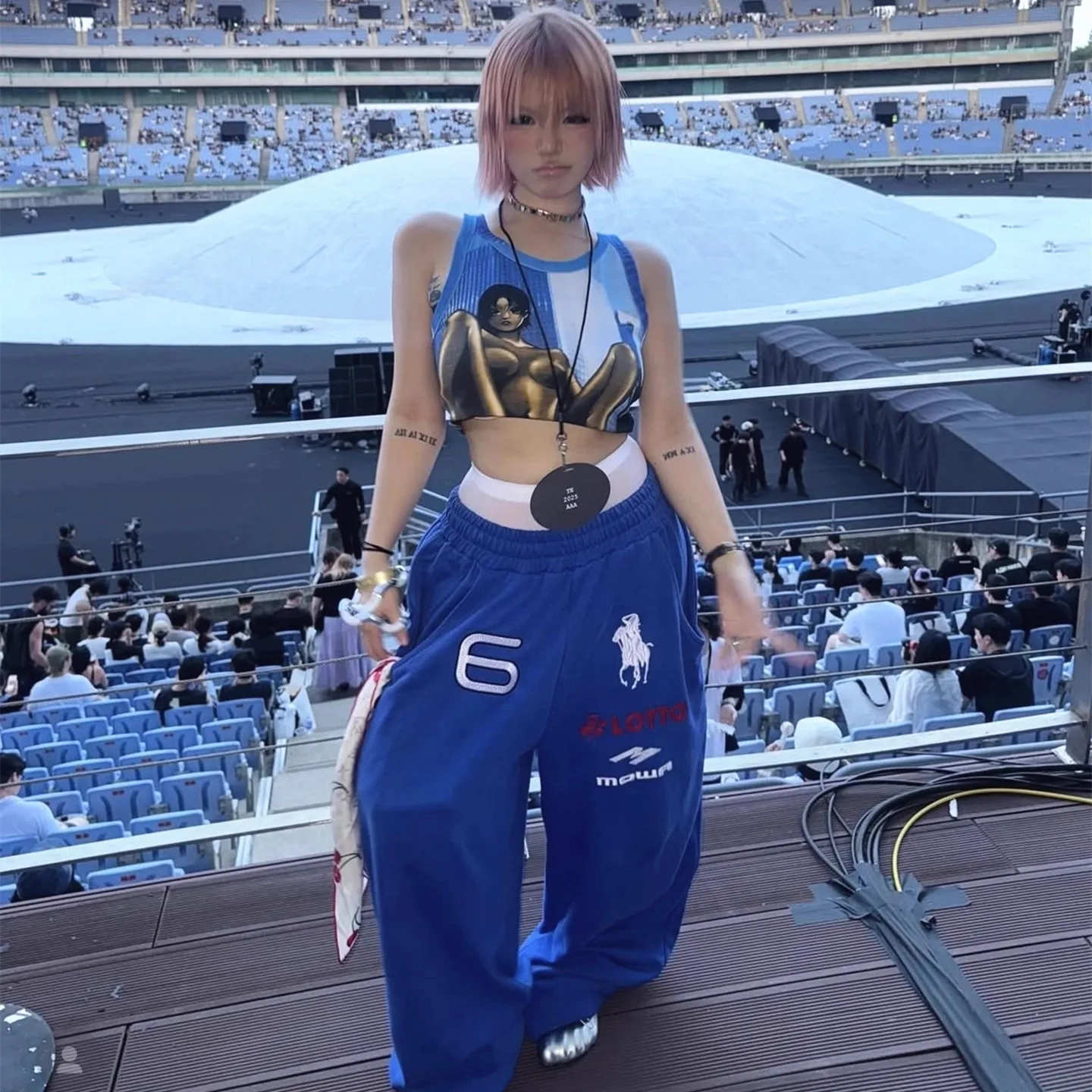 الأزرق Mowalola لندن التطريز الحرب الحصان فارس أرقام 6 التسمية Sweatpants الرجال النساء بنطال ذو قصة أرجل واسعة تيري بناطيل فضفاضة غير رسمية