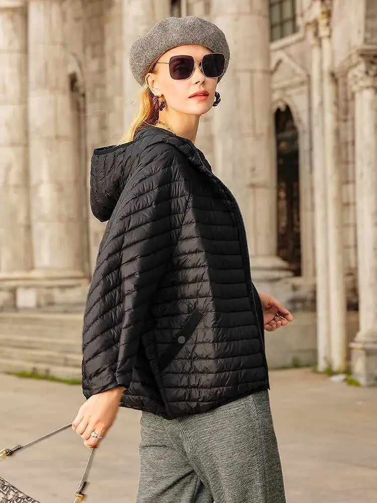 

Lagabogy 2025 New Winter Short Puffer Jacket Women Ultra Light 90%White Duck Down Coat Loose Female Feather Parka Hooded Outwear