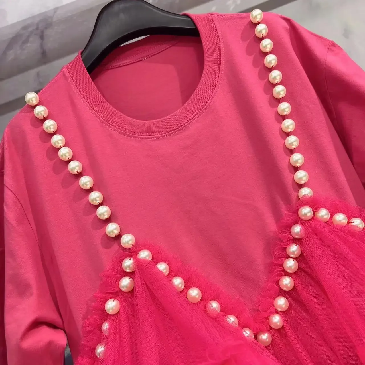 หรูหราตาข่าย Spliced Ruffles เสื้อยืดเพชรลูกปัดไม่สม่ําเสมอผ้าพันคอจีบไข่มุก Tees ปลอม 2pcs Camisole ชุด Vestidos