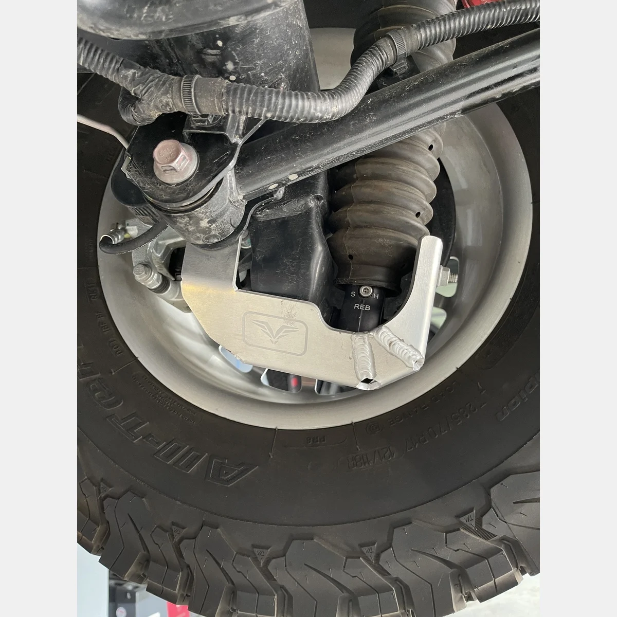 لوحات انزلاقية كاملة GWM Poer مناسبة للوحة حماية الجزء السفلي من الألومنيوم لشاحنة الالتقاط 4WD