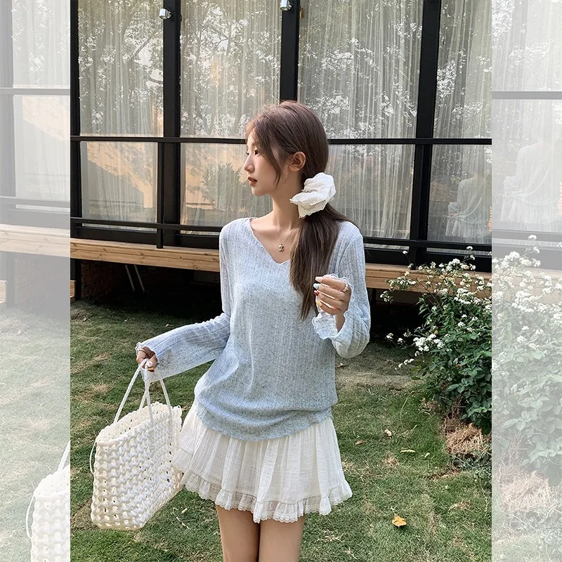 

Thin Sun Protection Long-sleeved T-shirt for Women Summer New Style Air-conditioning Blouse with Earrings V-neck Top