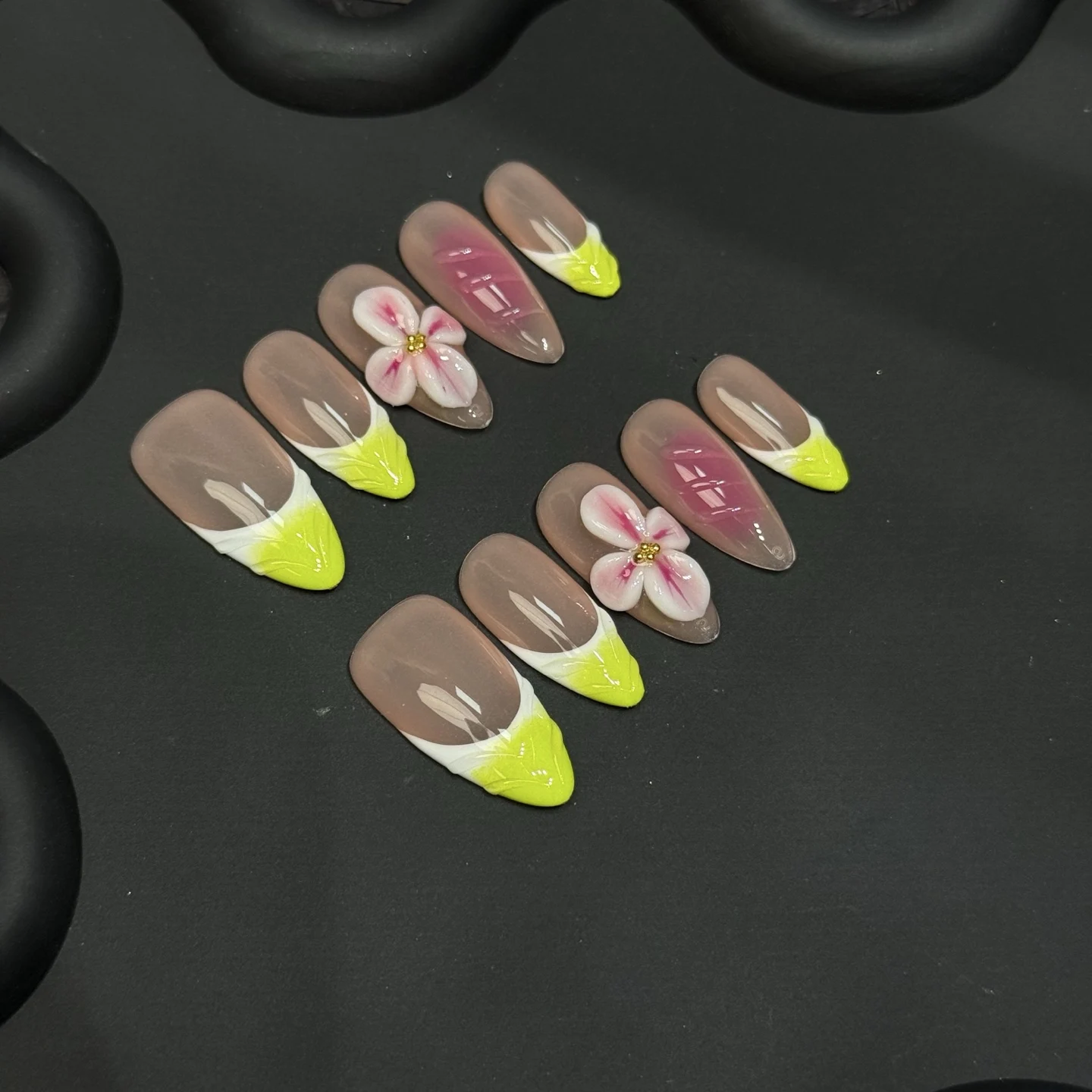 

10Pcs Press on Nails Art Summer Color Almond Handmade False Nail Tips Flower Design Fake Nail Wearable Short Manicure Sets Women