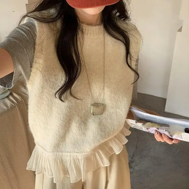 Sweet Beauty Style Lace Patchwork Knitted Vest New Sleeveless Vest for Girls Round Neck Short Tops Soft Fashionable Versatile