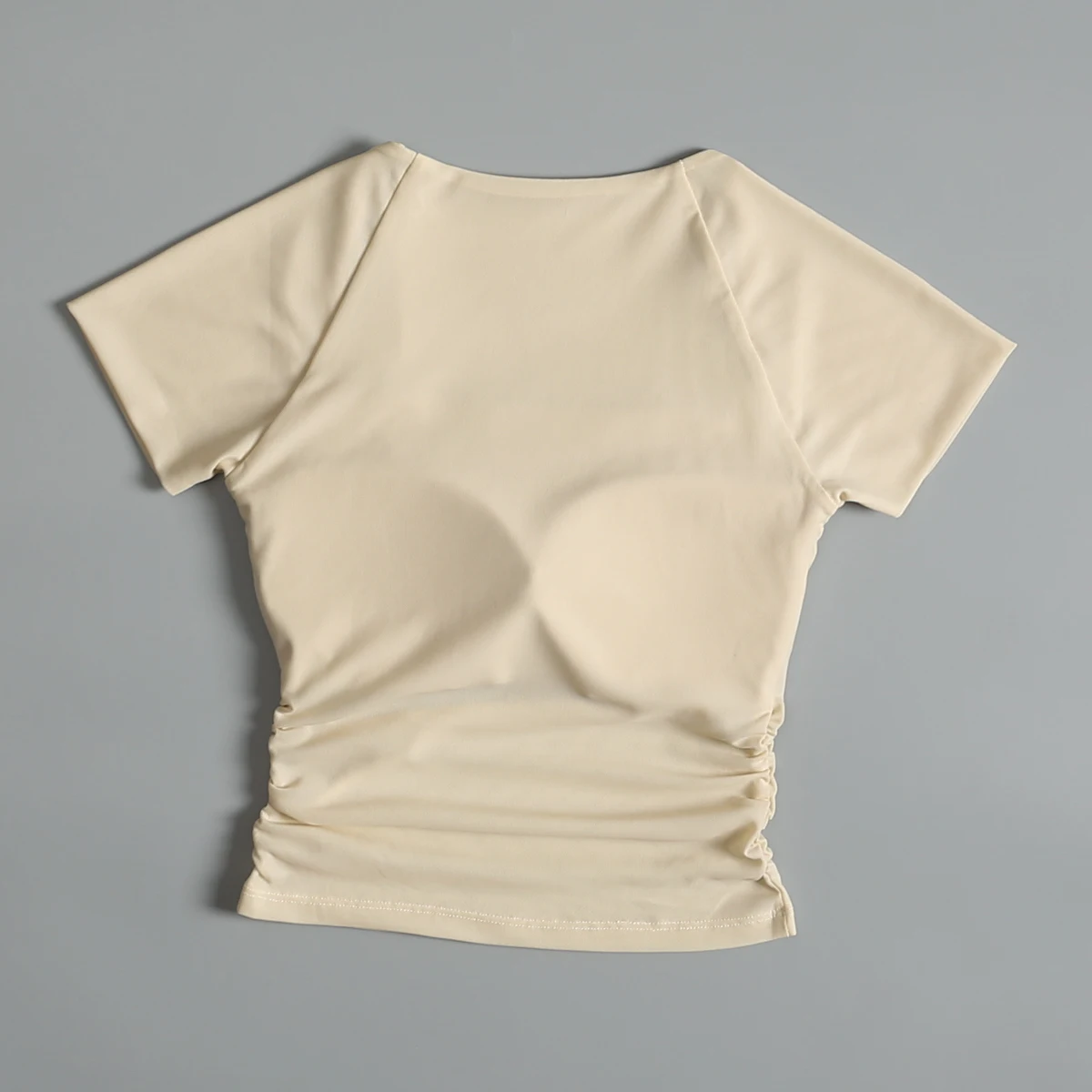 Sportliches Kurzarm-Sommer-Mesh-Oberteil mit Brustpolster, atmungsaktiv, schnelltrocknend, für Yoga, Lauftraining und Fitness. – Detail 3