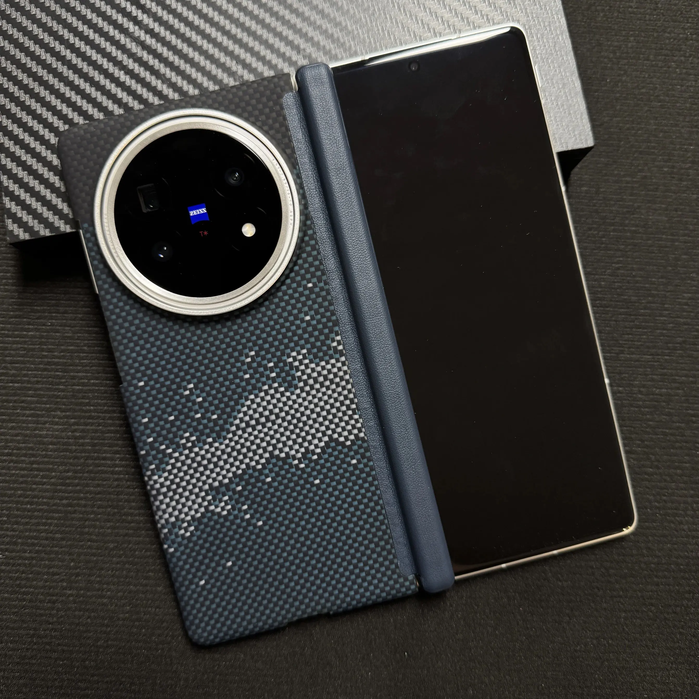 مناسب لهاتف vivo XFold5 القابل للطي، جراب هاتف كيفلر، غطاء حماية مغناطيسي من ألياف الكربون الأراميد ذو المحور الأوسط #2