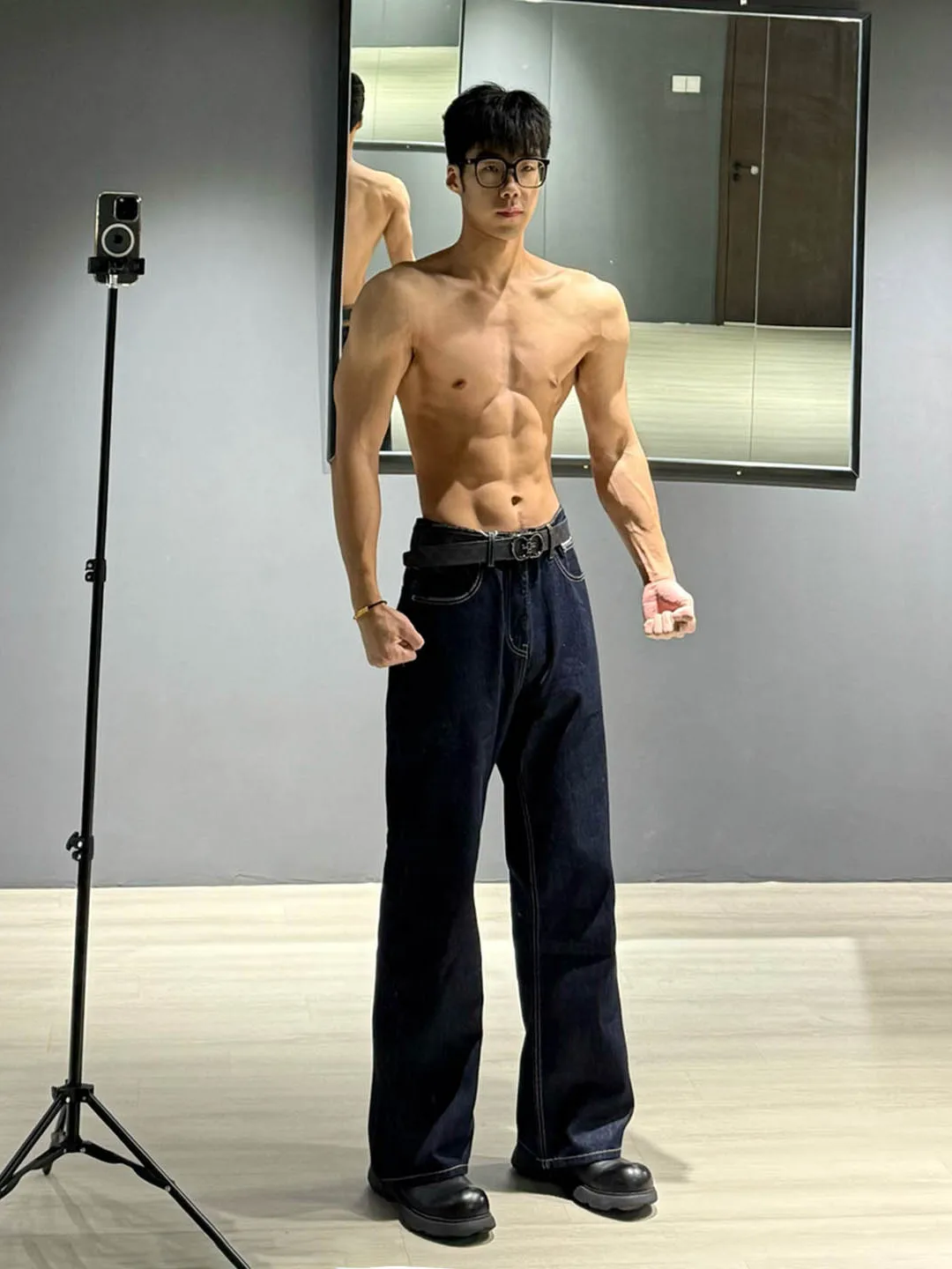 

Мужские джинсы American Sle Original Color Flared Denim: широкие прямые брюки Cleanfit для повседневной носки