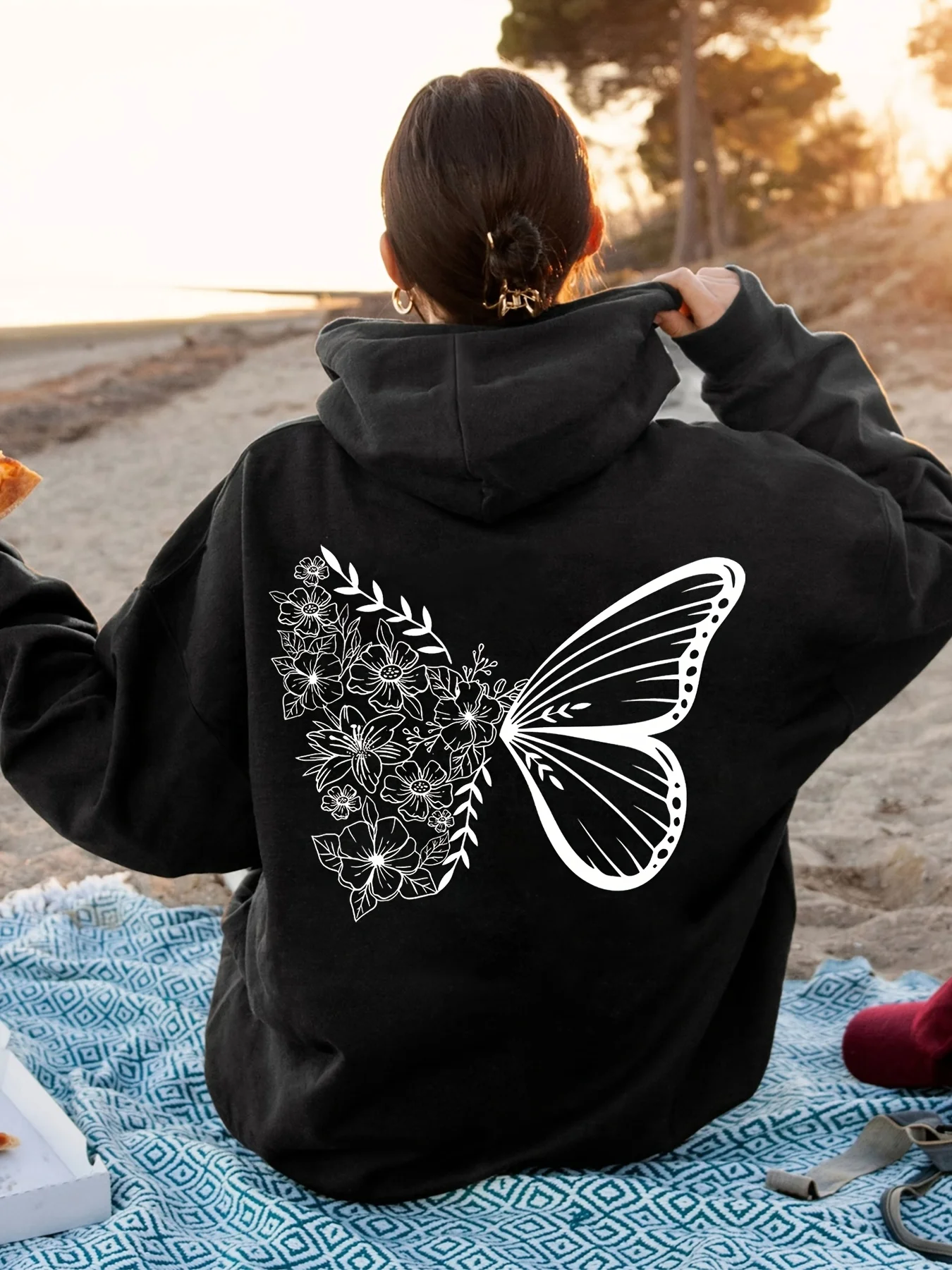 

Женская модная повседневная толстовка с креативным принтом в виде букв, трендовая, с длинными рукавами, пуловер с карманом-кенгуру, стильная