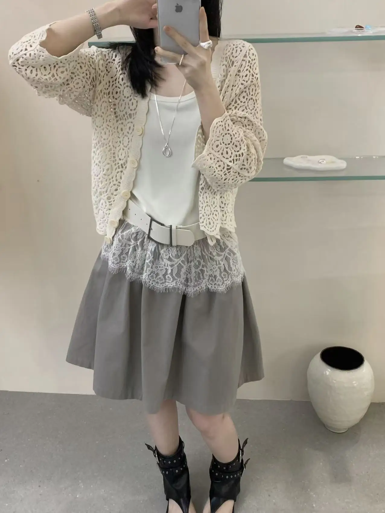 

LilianMr Meet Korean Style Simple V-neck Lace Splicing Knitted Open Cardigan Women's Fashion Spring Long Sleeve Short Length