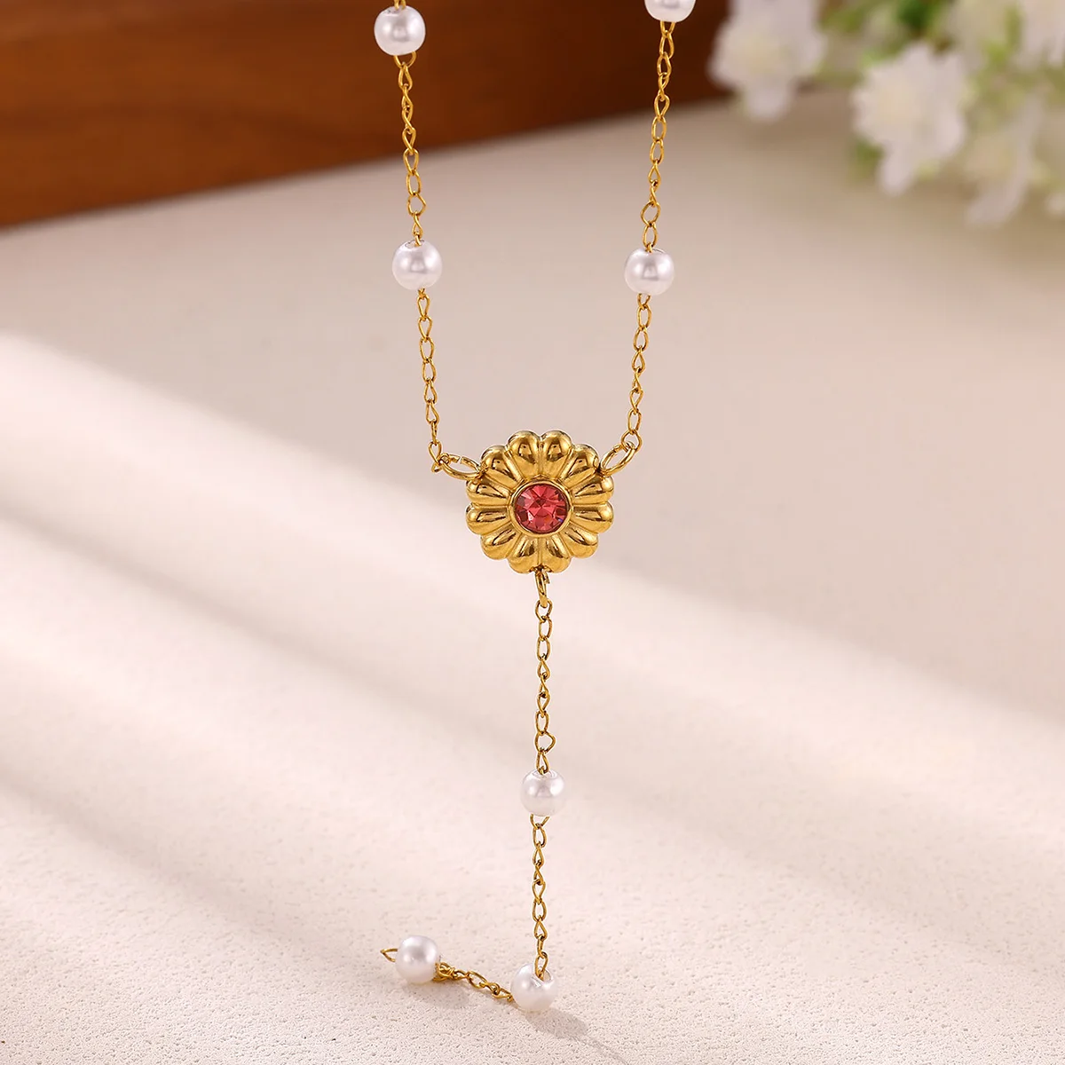 Elegante Y-förmige Quasten-Blumen-Halsketten für Damen, Edelstahl-Imitationsperlen-Kettenhalskette, Modischer Luxusschmuck