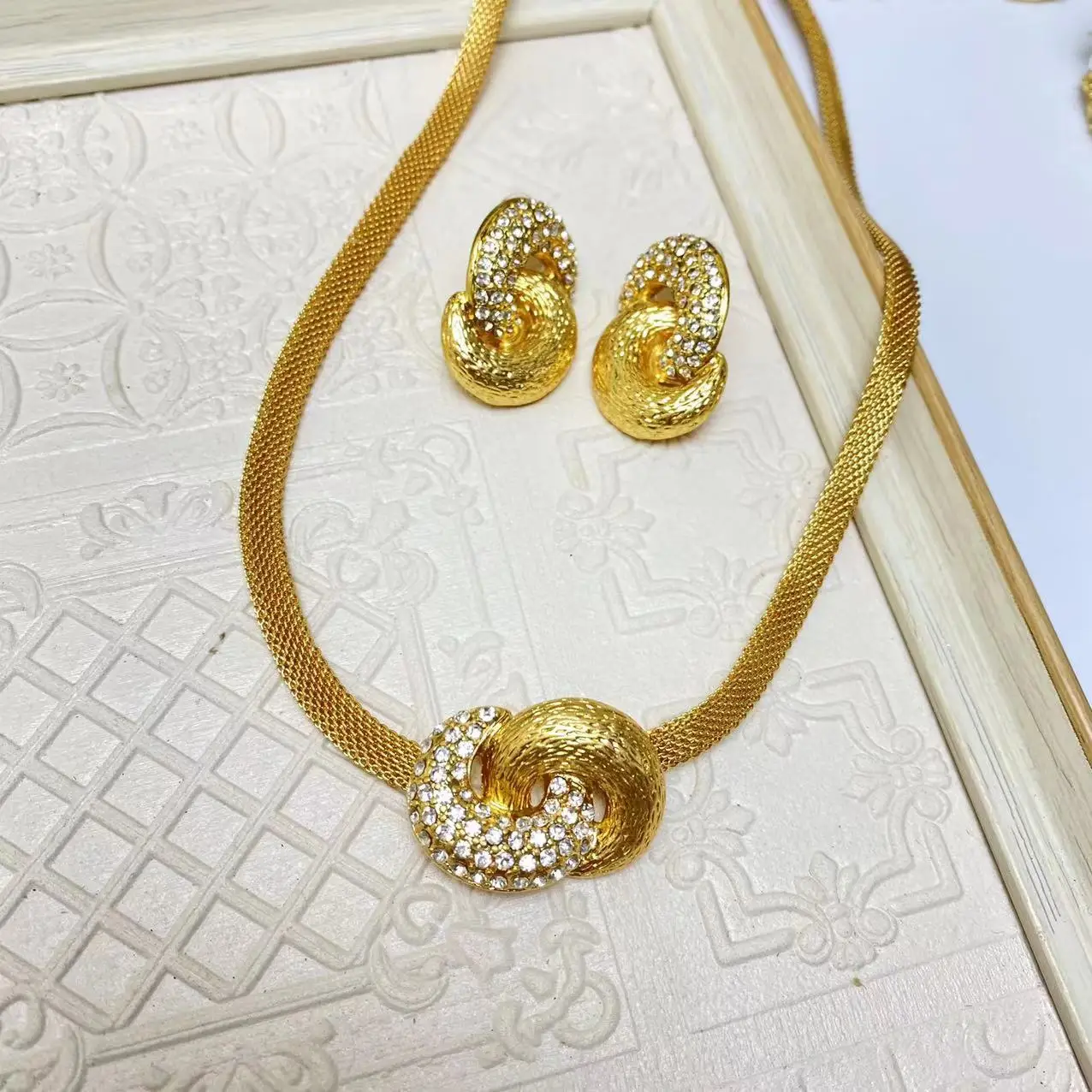 

Belle Epoque High Fine Jewelry Set 14k Gold Filled Full Diamond Two Ring Hoop Earrings Interweave Choker Snake Chain Necklaces