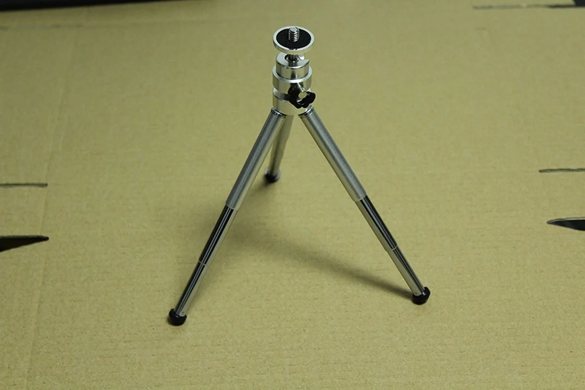 30cm/20cm 3 Section Metal Tripod Stainless Steel Camera Holder Mini Desktop Stand Suitable for Projector DV Selfie Accessories