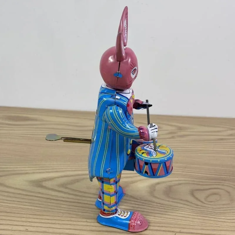 Jouet mécanique rétro de Collection classique, robe bleue en fer, lapin peut battre la batterie, marche amusante, jouets à remonter, cadeaux d'anniversaire et de noël pour enfants