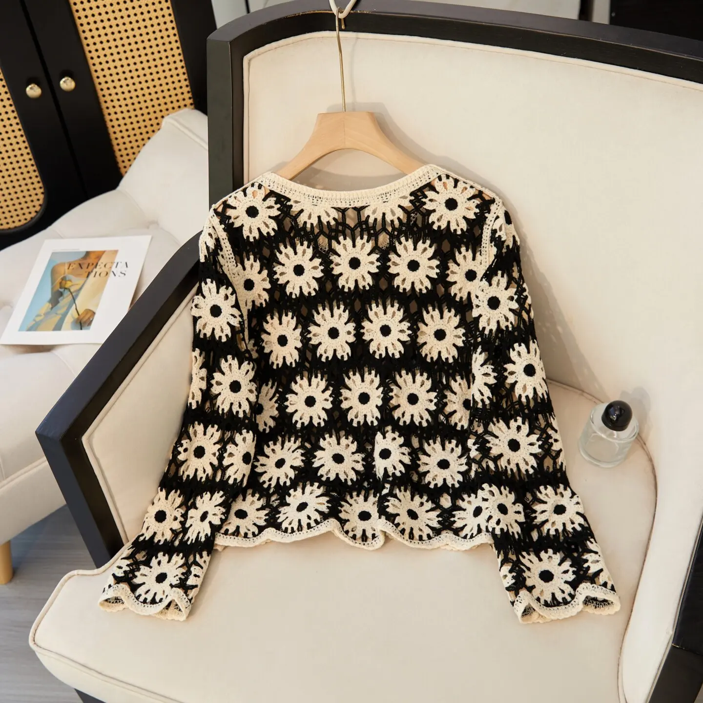 Daisy Floral Crochet Knit Top Hollow-out Scalloped Hem O-neck Lace Blouse for Women Spring Summer Vacation Cottagecore Boho