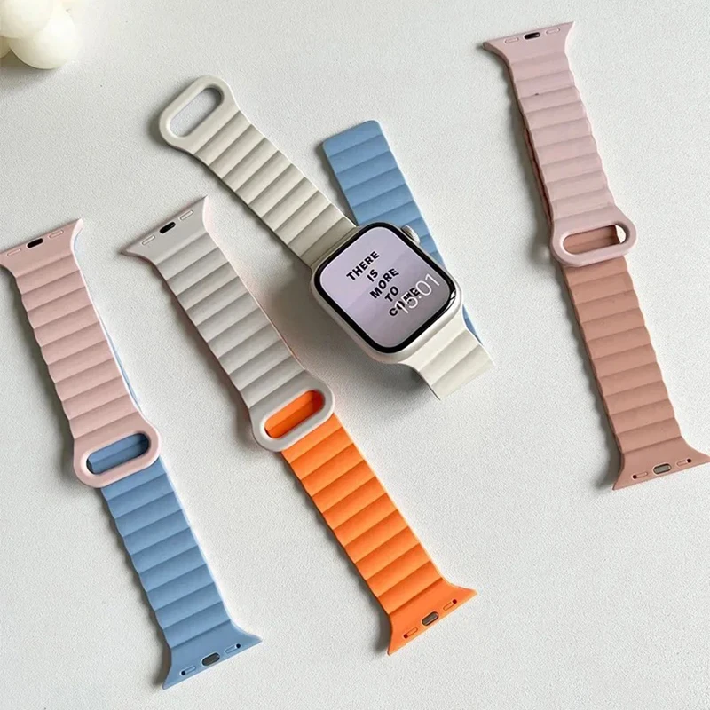 Cinturino magnetico in Silicone per Apple Watch 9 8 Ultra Band 44mm 40mm 45mm 41mm 49mm 42mm bracciale sportivo per iWatch Series 7 6 5 Se 4