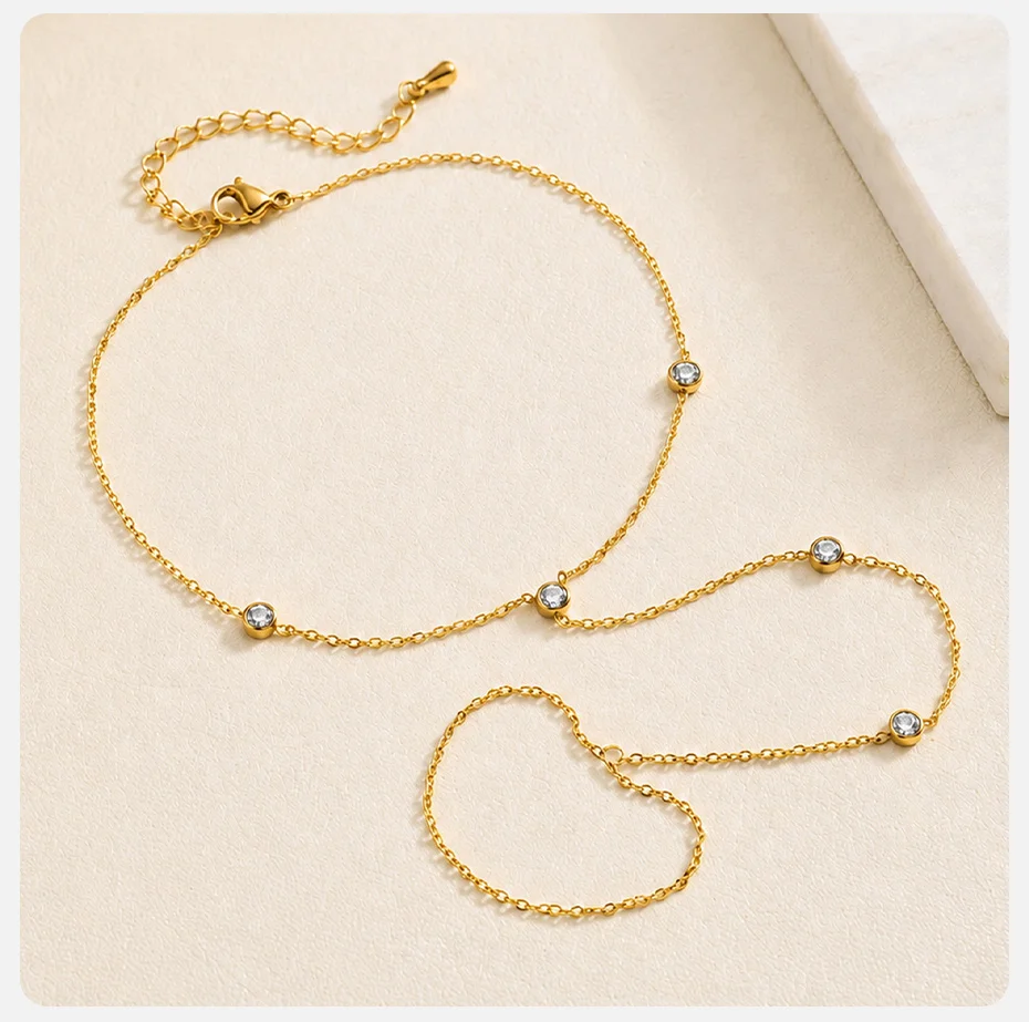 Vnox Bohemia Edelstahl Zehenring Fußkettchen für Damen, vergoldet, mit weißem Zirkon, Kettenfußkettchen, Barfuß-Feiertags-Strandfußschmuck – Detail 5