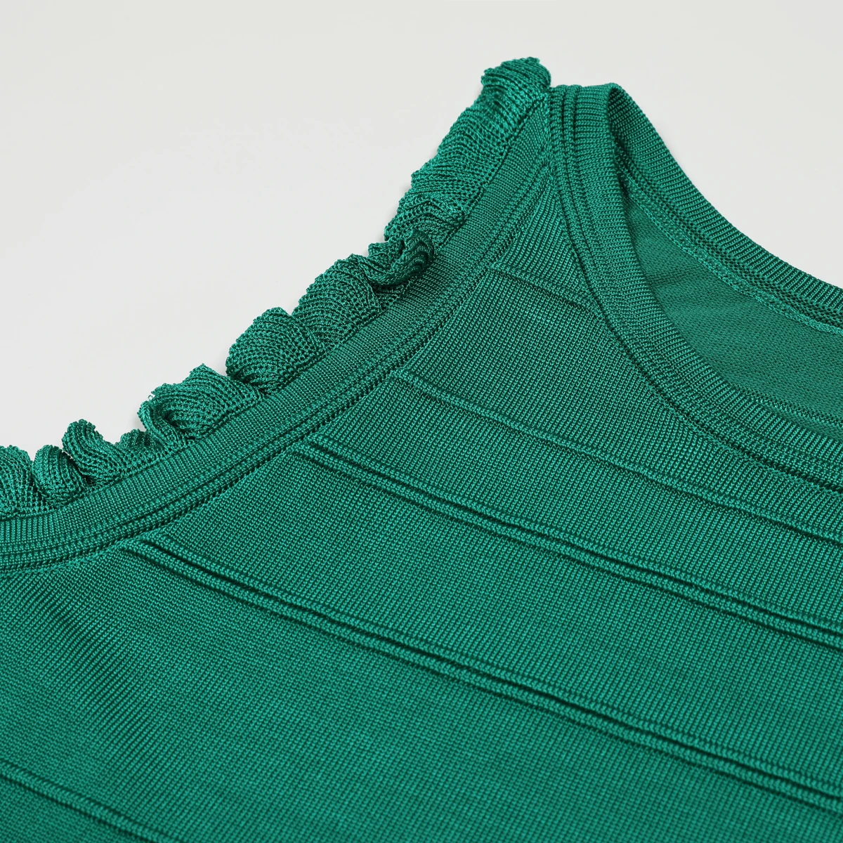 High-Quality Summer New Fashionable And Elegant Commuting Round Neck Sleeveless Short Knitted Top + Mid-Length Skirt Set