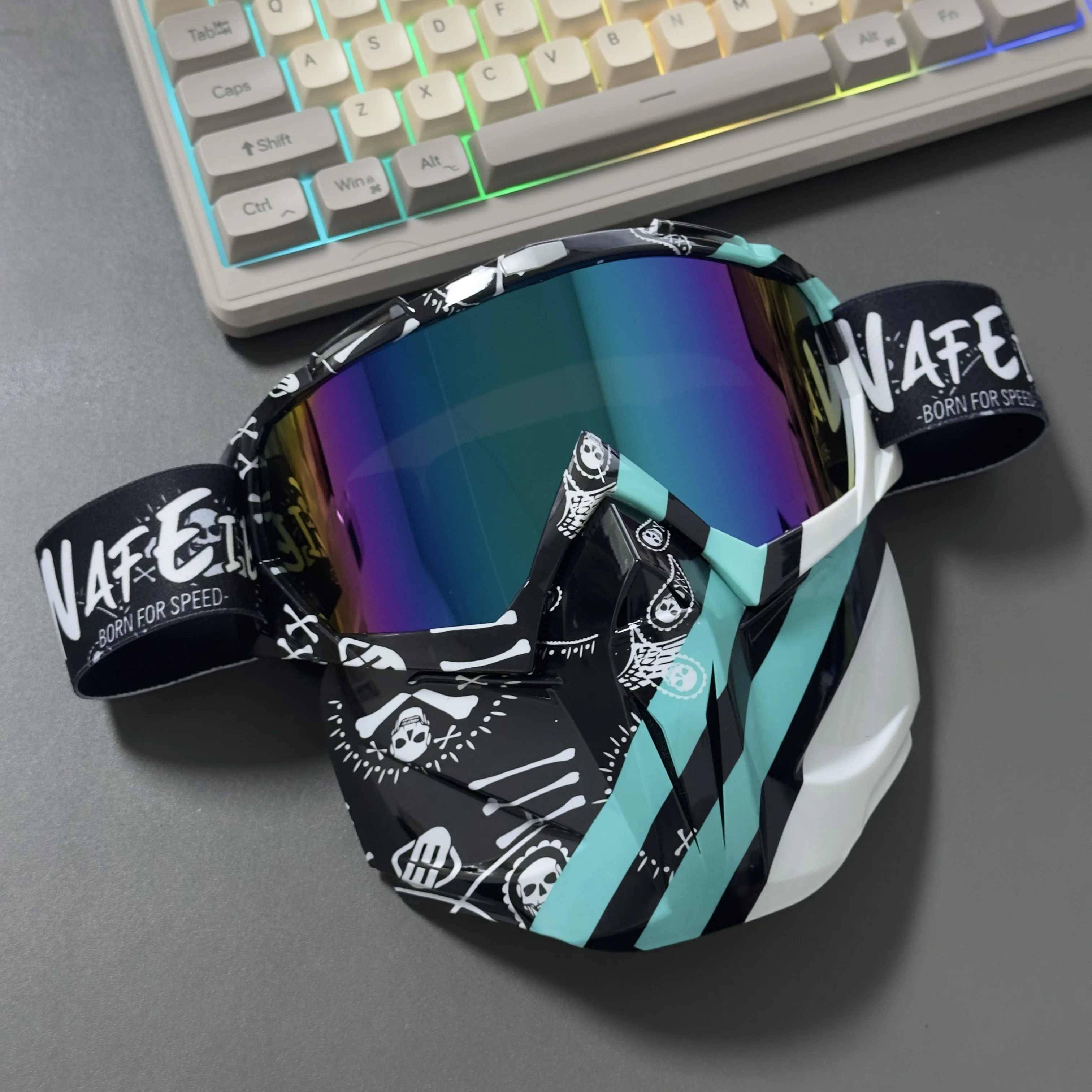 

1Pcs One-Piece Detachable Riding Face Mask - Wind/Sand Proof, Wide Vision & Breathable for Euro-American Riders