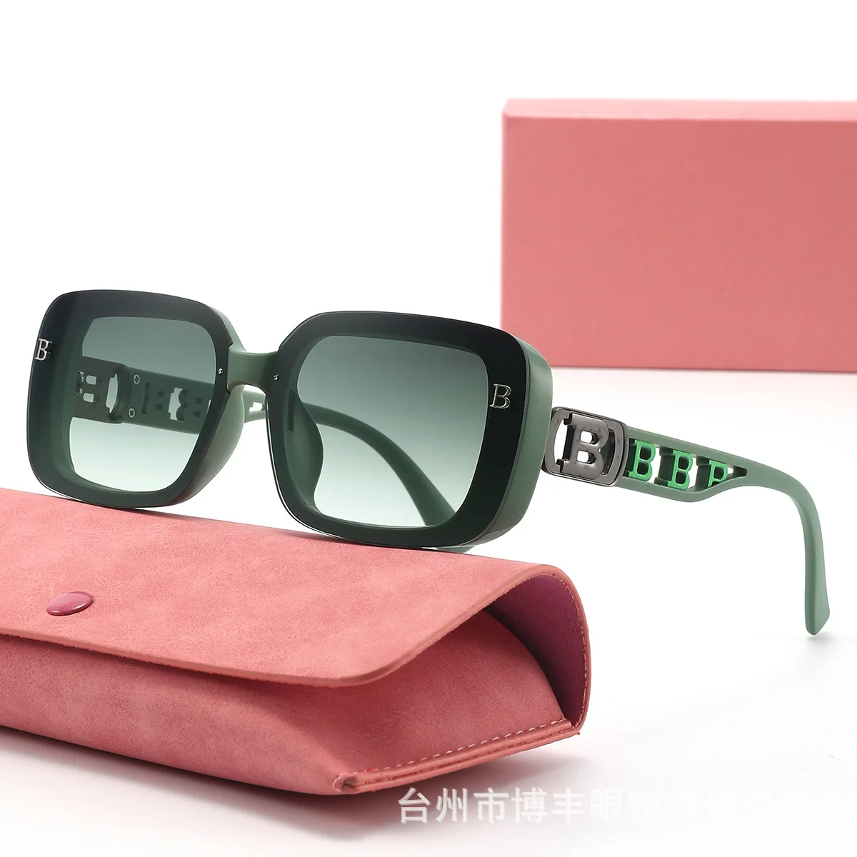 نظارات شمسية مربعة أنيقة للنساء والرجال بإطار صغير وأرجل حروف تصميم 2025 ضوء جديد فاخر Gafas De Sol Para Hombre