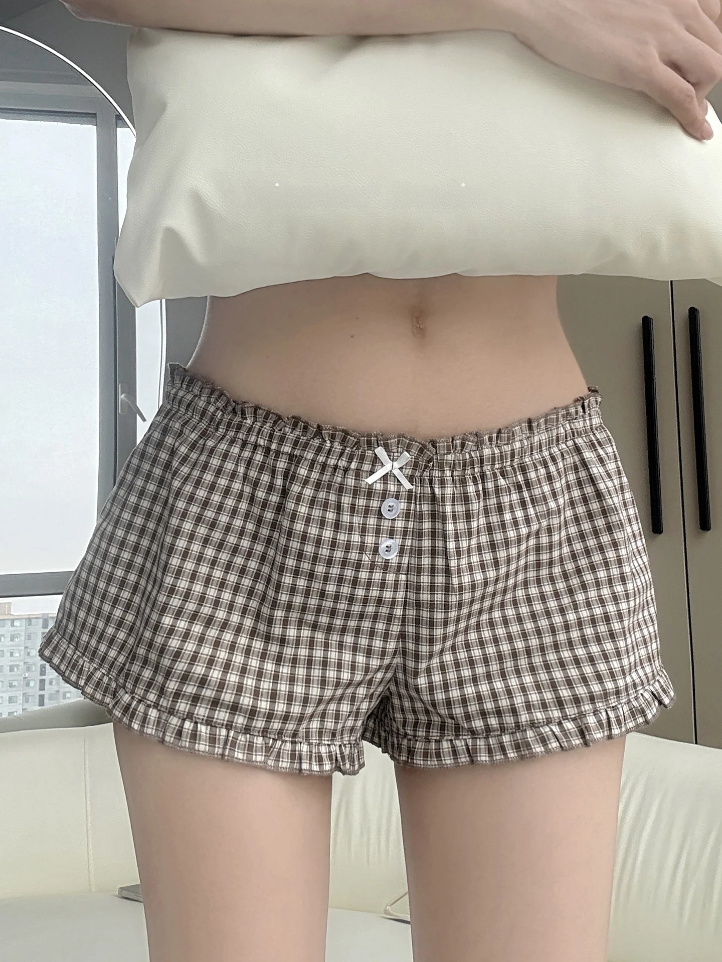 MianCun Low Waist Straight Leg Casual Shorts Women's Summer New Style Checkered Lace Buttons Home Comfortable Leg Lengthening