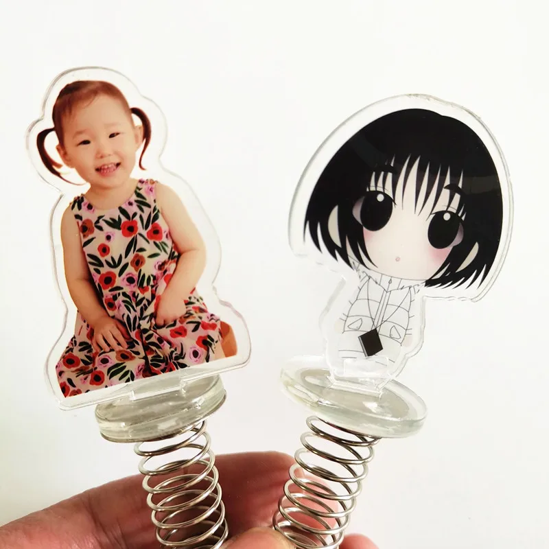 Custom Fashion Spring Shaking Standing Acrylic Wholesale Cartoon Anime Photo Stand Sign Funny Desk Standee Car Accessories Gifts