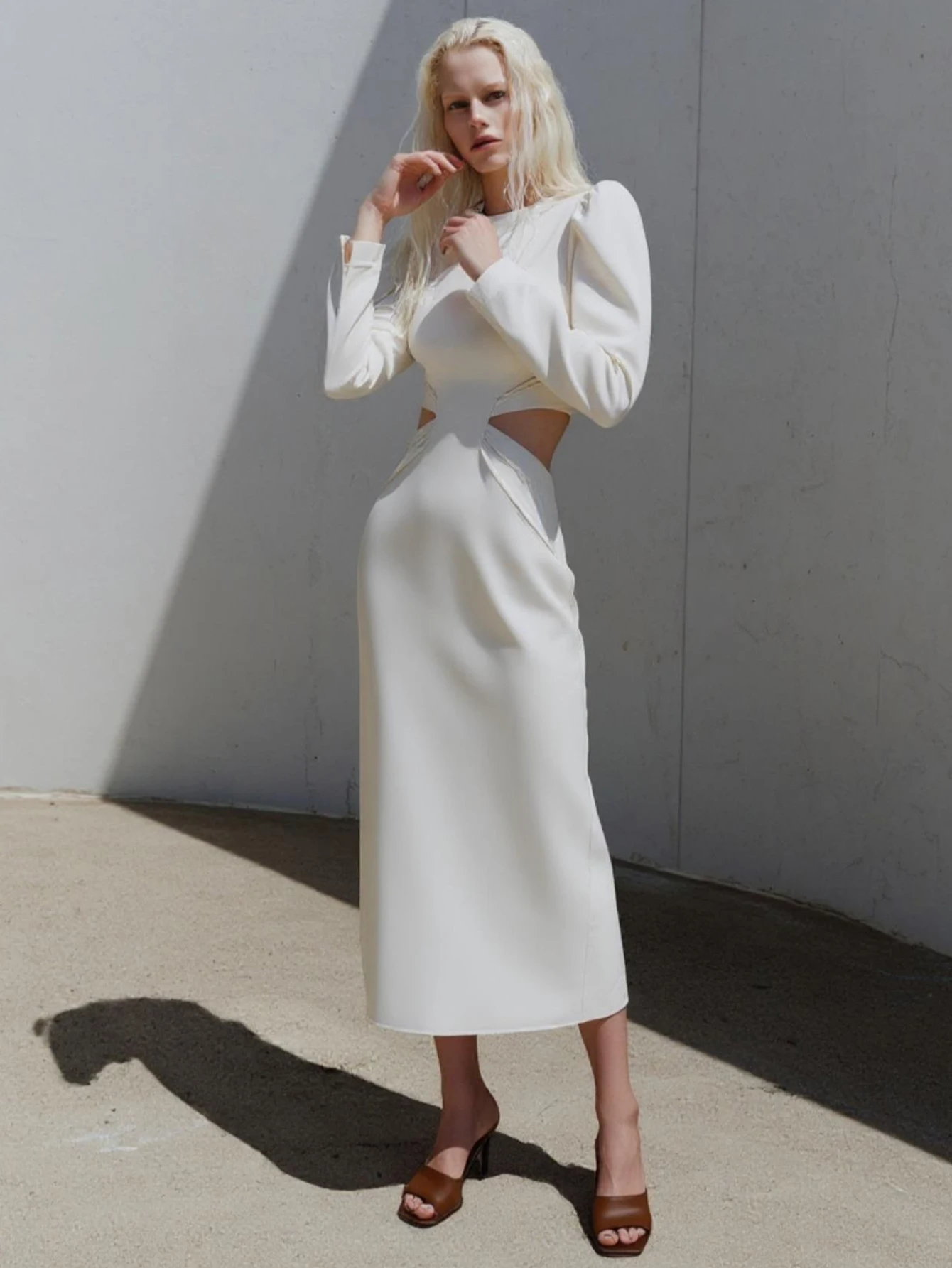 여성용 긴 소매 크루넥 컷아웃 드레스 심플한 단색 슬림 핏 캐주얼 가을 겨울 드레스