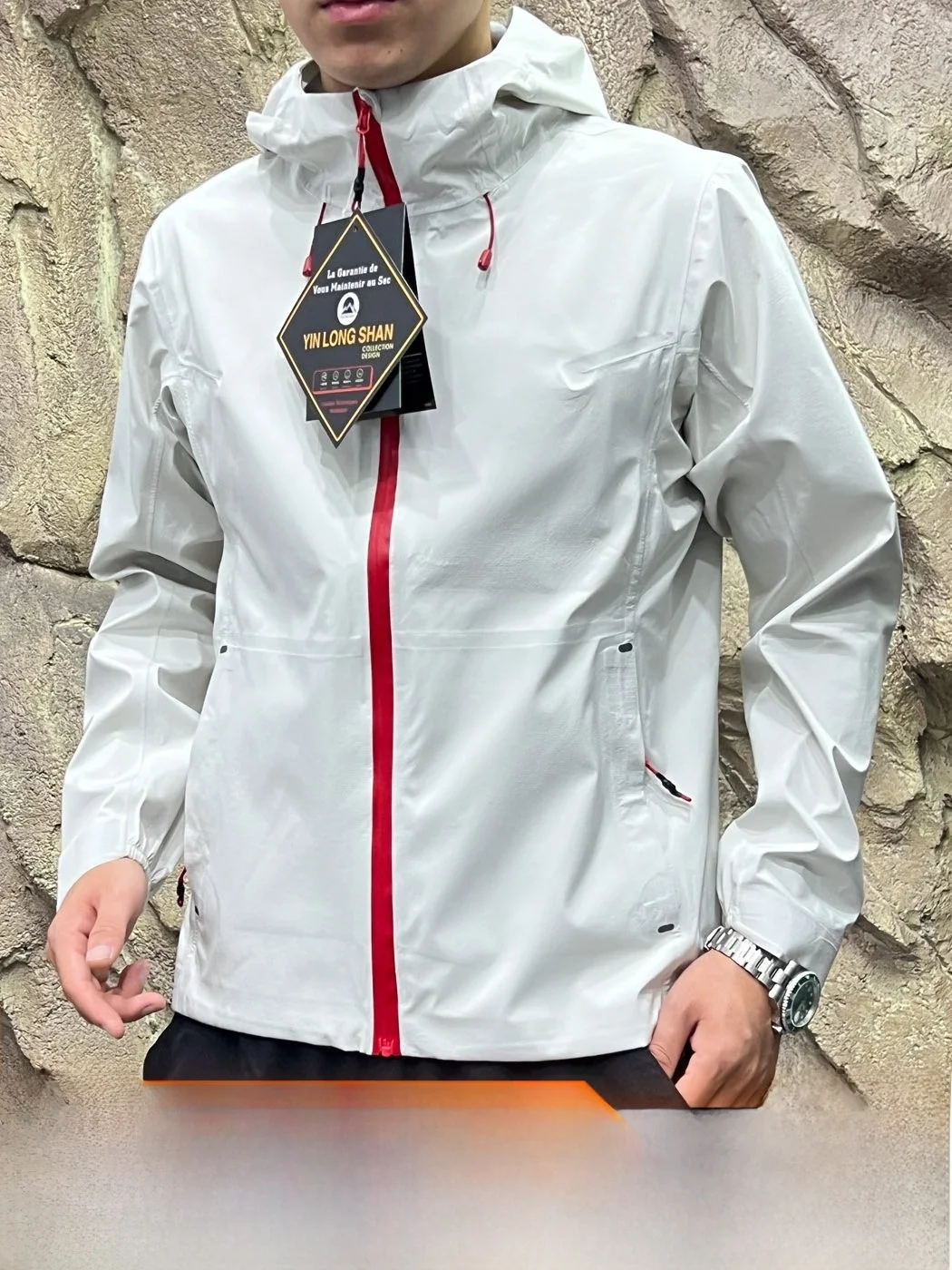 All-Match Outdoor Hardshell Jacket Ultra Sonic Full Pressure Sealing for Men And Women Spring Autumn Season Polyester Fiber