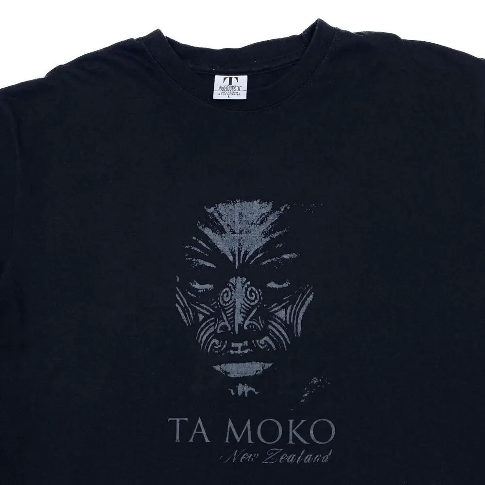 Early 00’s TA MOKO “New Zealand” Souvenir Spellout Graphic T-Shirt Large Black