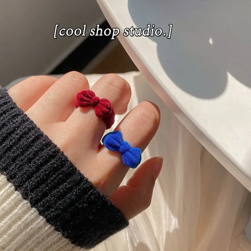 New Fall Winter Flocking Cartoon Rabbit Rings for Women Girls 2023 Vintage Velvet Korean Cute Bear Adjustable Finger Ring Gift